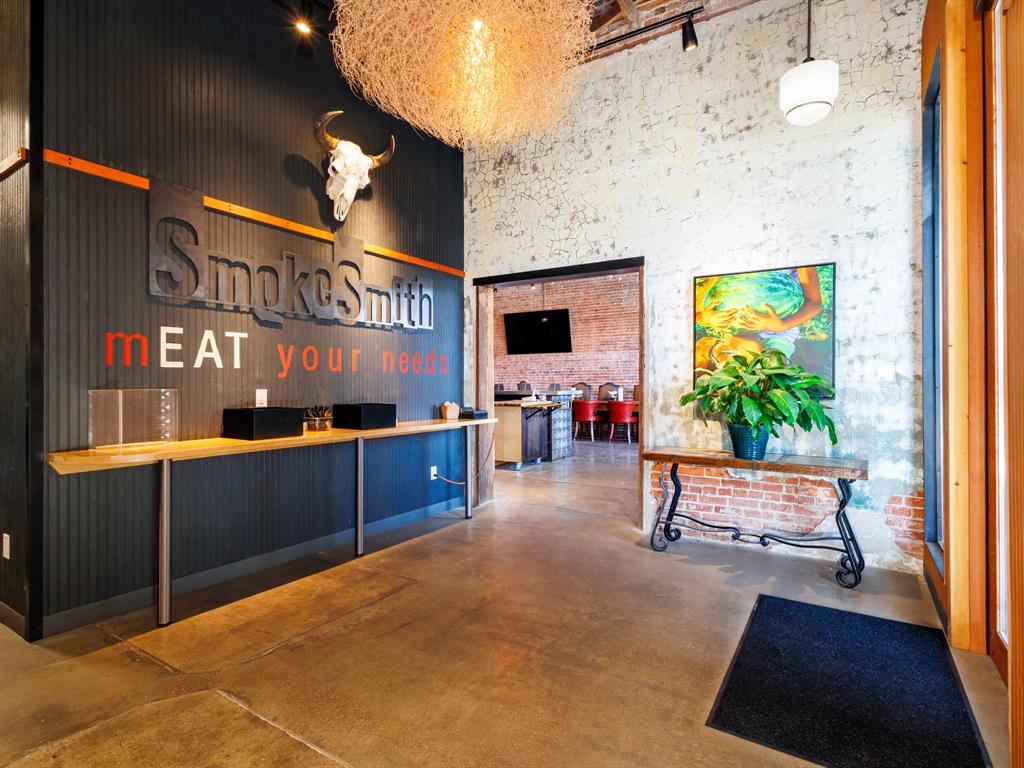 420 Commercial Property Photo 6