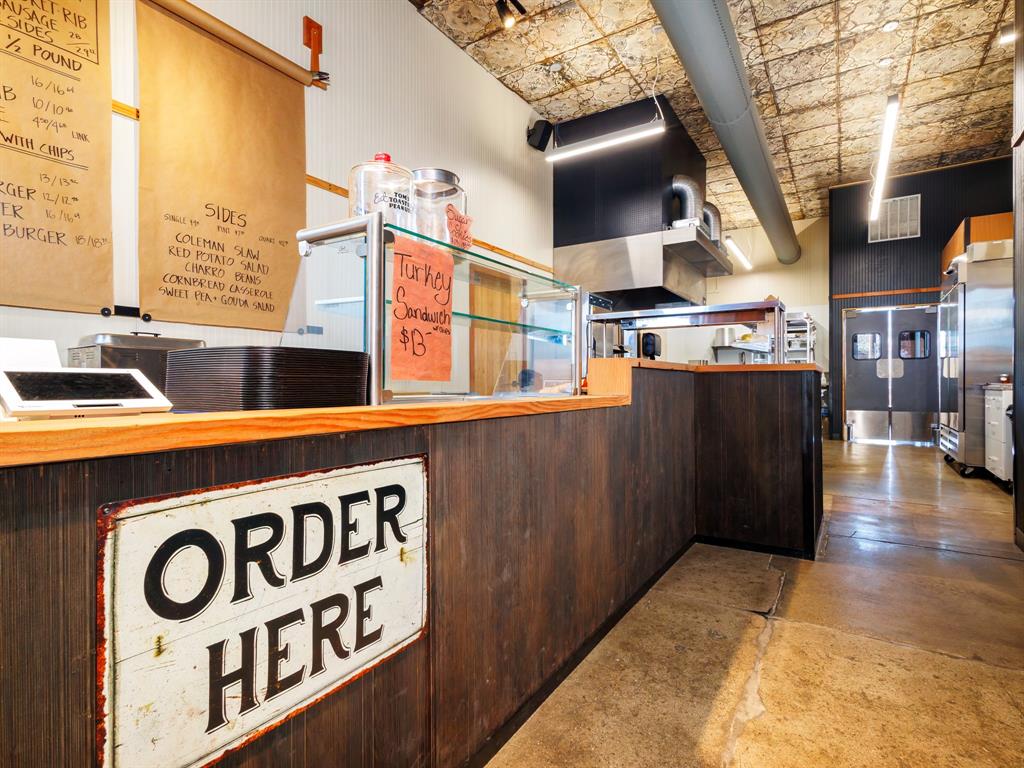 420 Commercial Property Photo 9