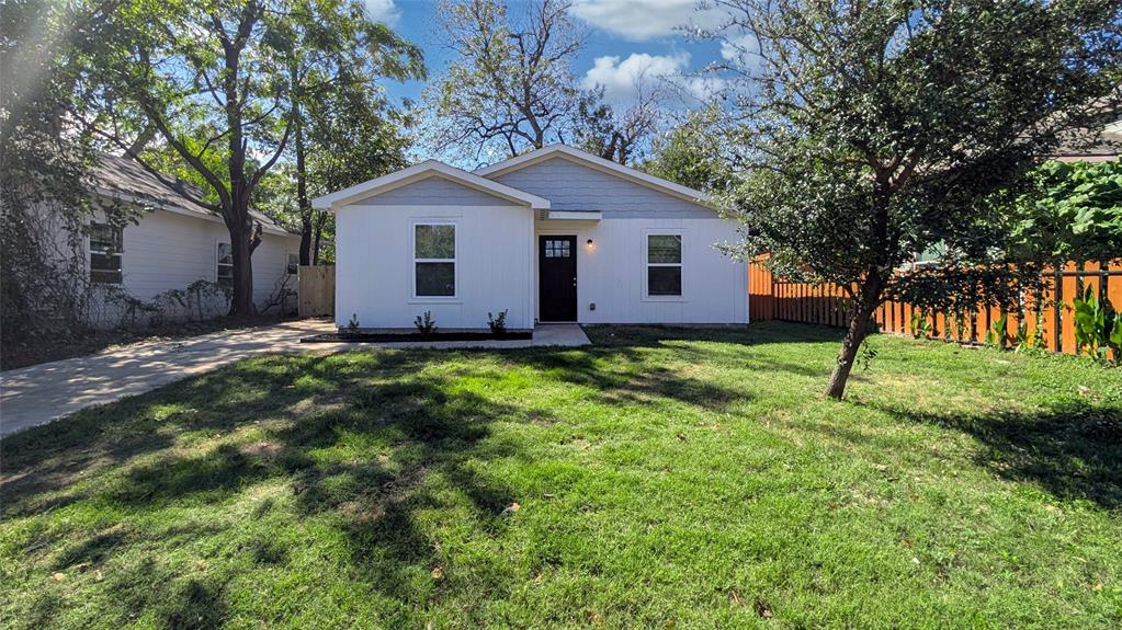 3823 Colonial Avenue Property Photo 1