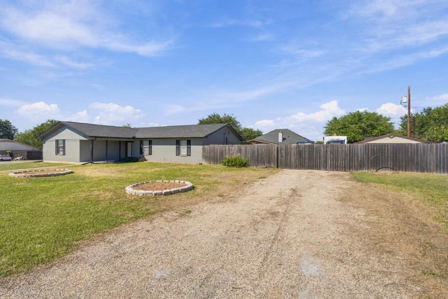 1811 Ocampo Lane Property Photo 1