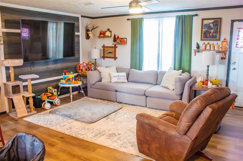 619 Blue Cat Boulevard Property Photo 3