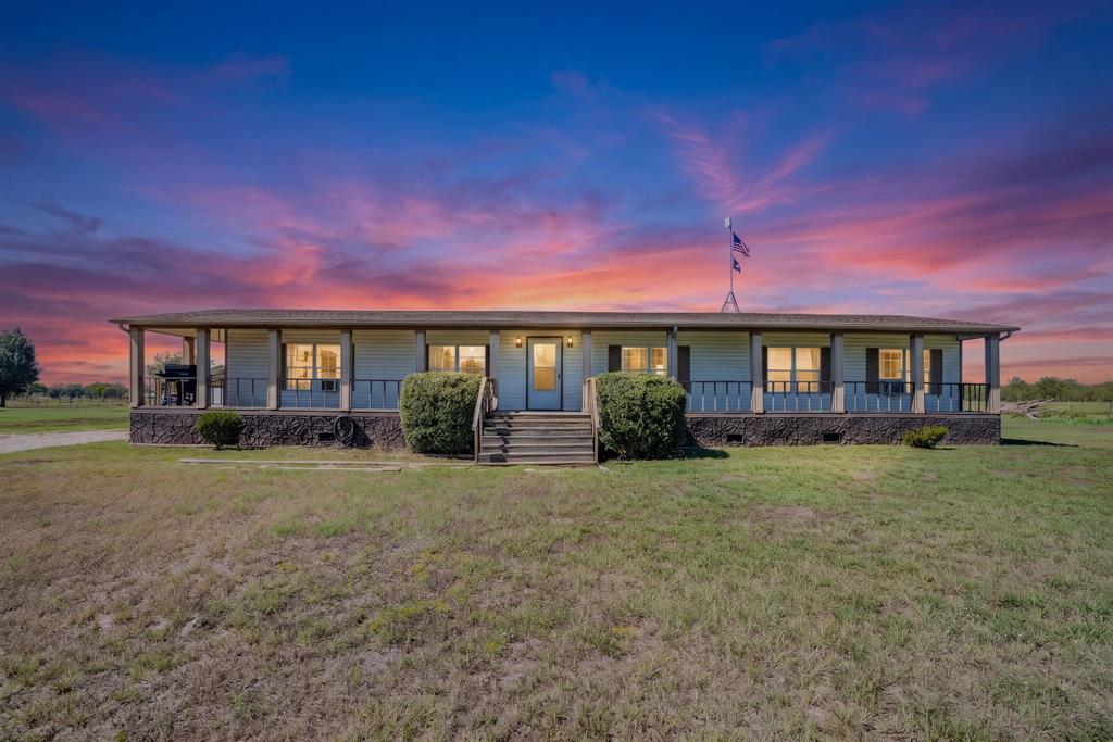 5716 County Road 4516 Property Photo 1