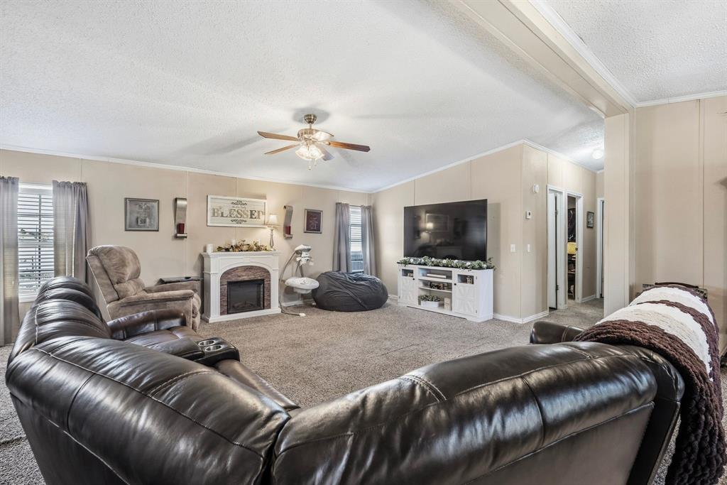 5716 County Road 4516 Property Photo 5