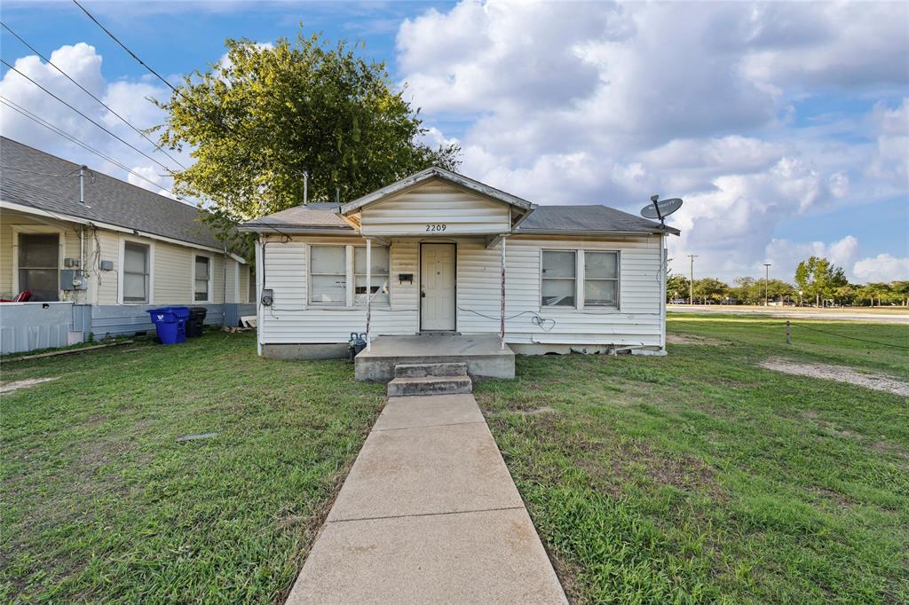 2209 Cleveland Avenue Property Photo 1