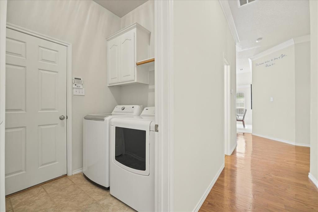 1403 Lowes Farm Parkway Property Photo 10