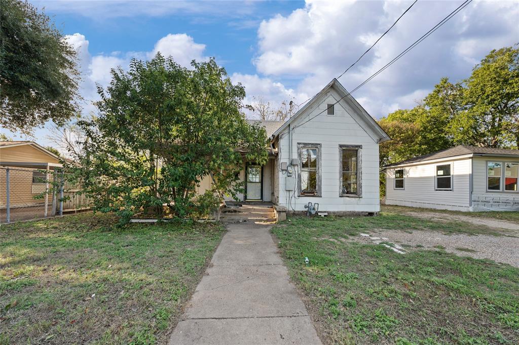 2225 Ross Avenue Property Photo 1