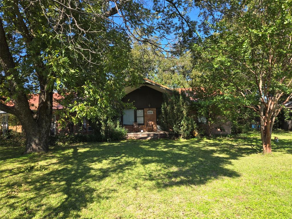 602 W Austin Street Property Photo 1
