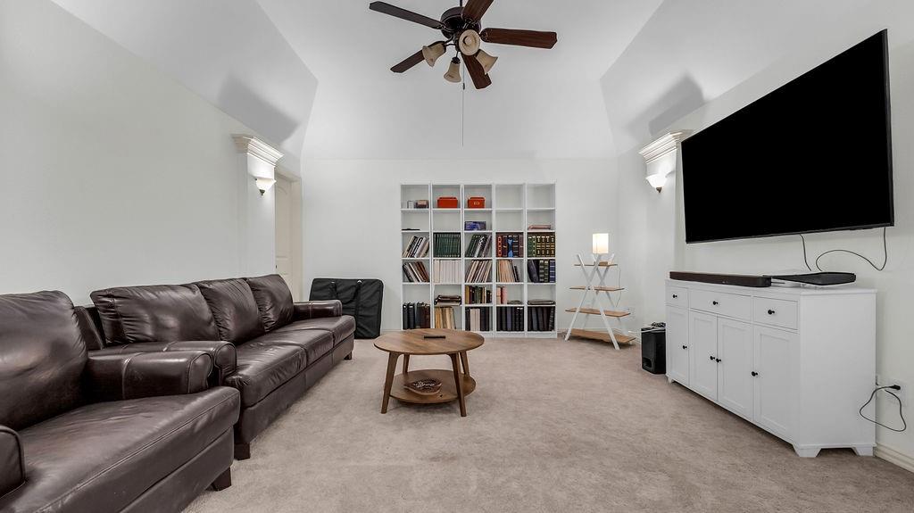 2608 Sir Wade Way Property Photo 27