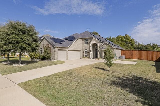 909 Heath Creek Drive Property Photo 3