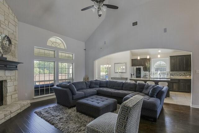 909 Heath Creek Drive Property Photo 14