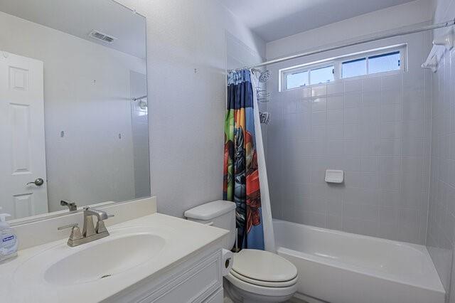 909 Heath Creek Drive Property Photo 27