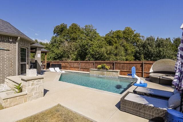 909 Heath Creek Drive Property Photo 35