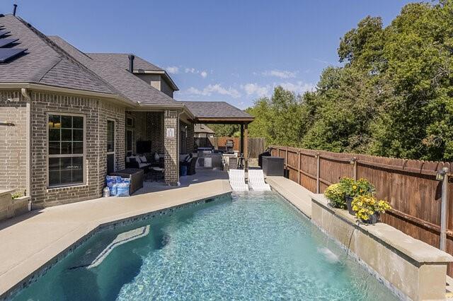 909 Heath Creek Drive Property Photo 36