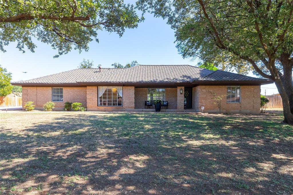 2625 Shoreline Drive Property Photo 1