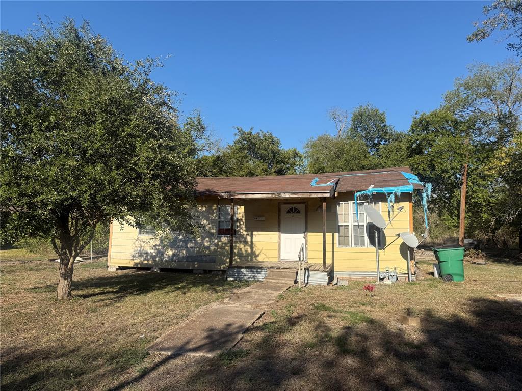 310 N Elm Property Photo 1