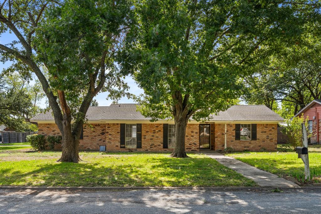 2729 Tanglewood Drive Property Photo 1