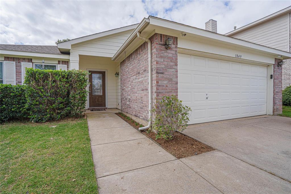 1049 Silver Spur Lane Property Photo 1