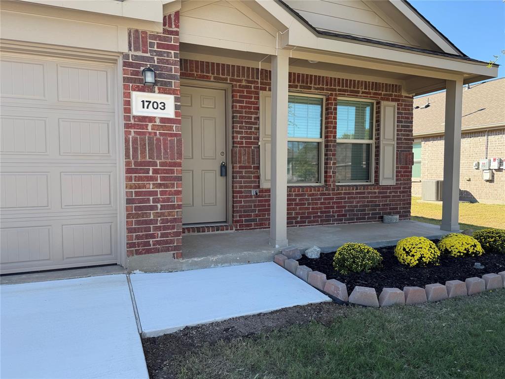 1703 Stonefield Drive Property Photo 1