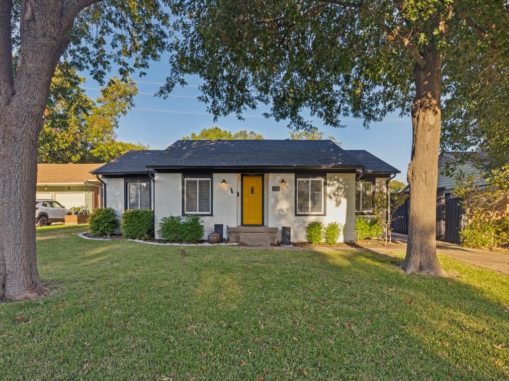 200 S Weatherred Drive Property Photo 1