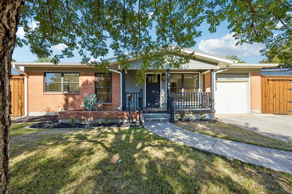 13935 Stardust Lane Property Photo 1