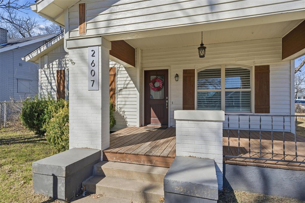 2607 Fort Avenue Property Photo 1