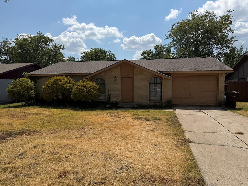 1816 Williamsburg Drive Property Photo 1