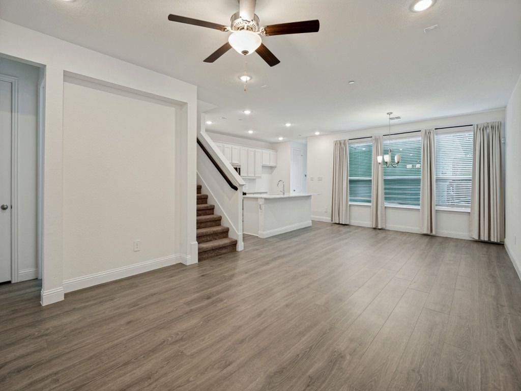1024 Thomas Place Property Photo 9