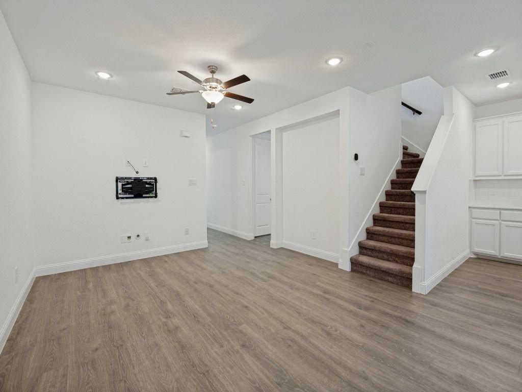 1024 Thomas Place Property Photo 11