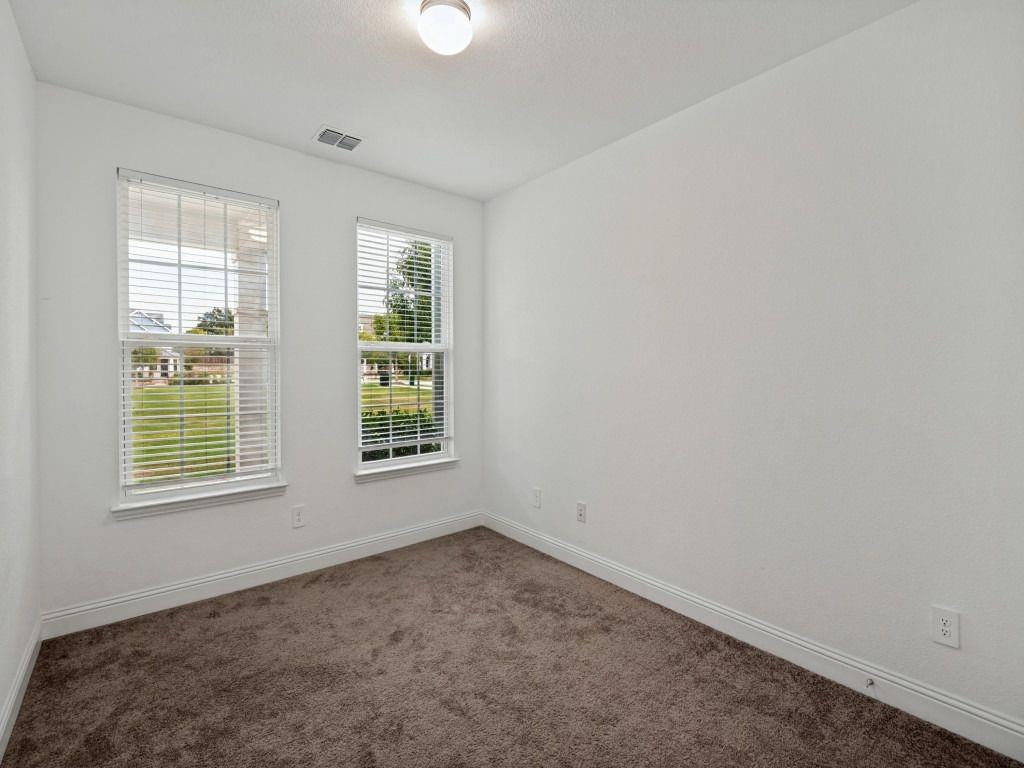 1024 Thomas Place Property Photo 14