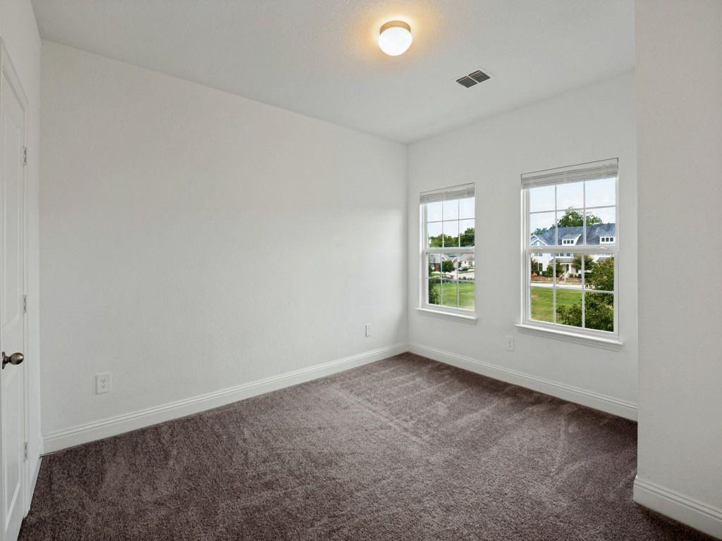 1024 Thomas Place Property Photo 15