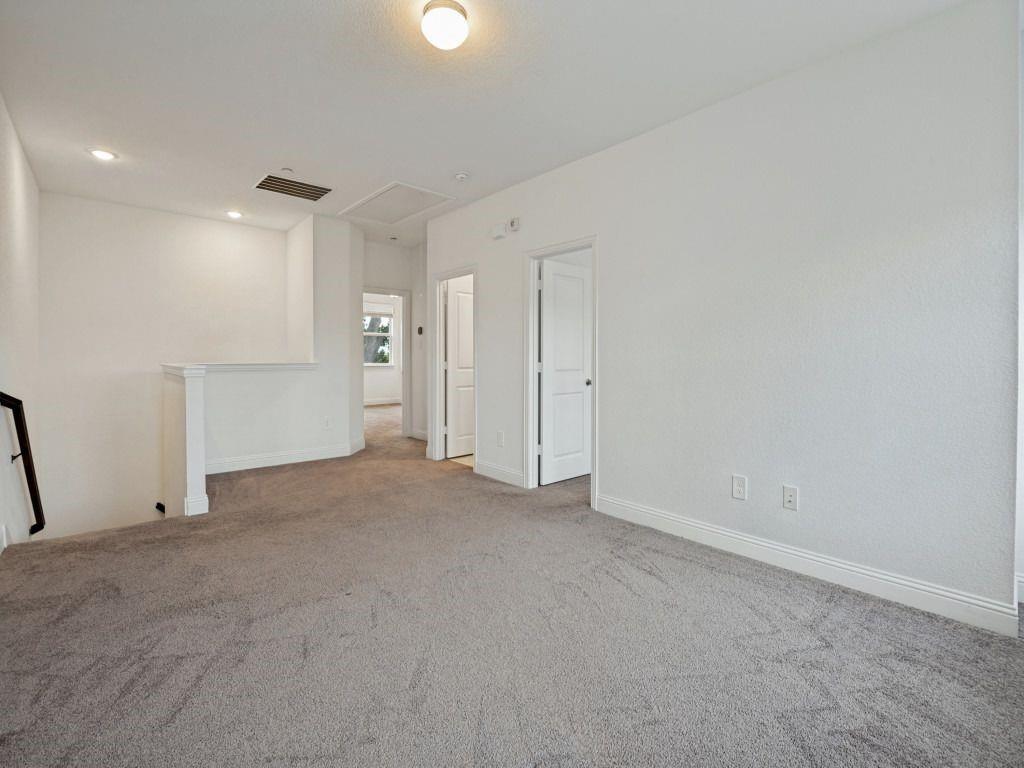1024 Thomas Place Property Photo 19