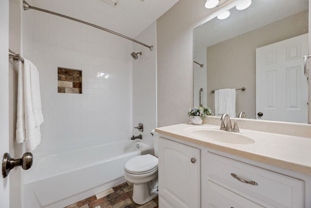 6310 Nueces Bay Drive Property Photo 24