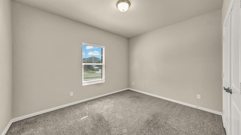 2860 Fox Trail Lane Property Photo 4