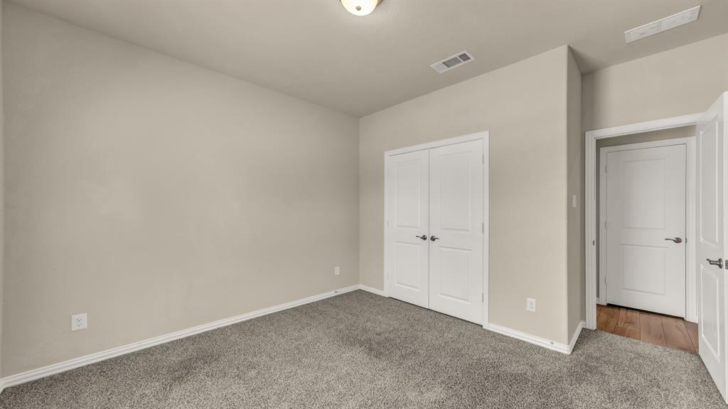 2860 Fox Trail Lane Property Photo 5