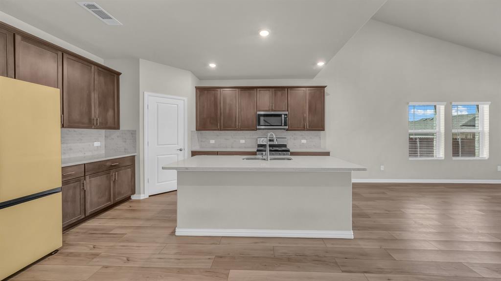 2860 Fox Trail Lane Property Photo 10