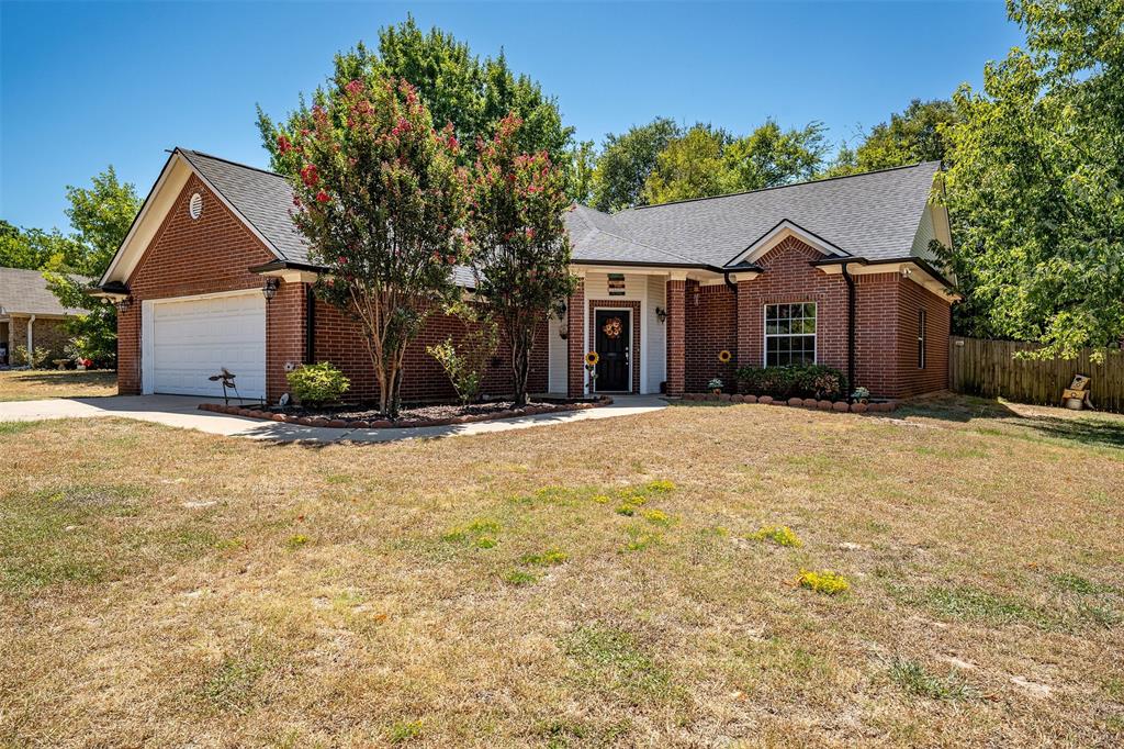 405 Husky Drive Property Photo 1