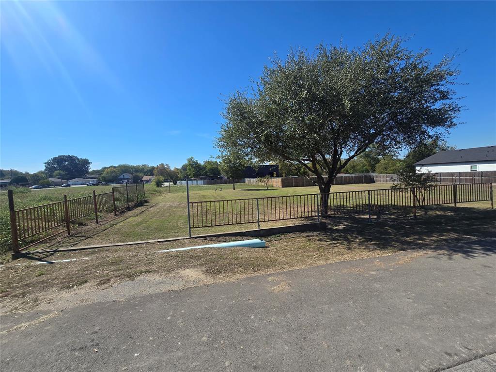 3729 Kolloch Drive Property Photo 4