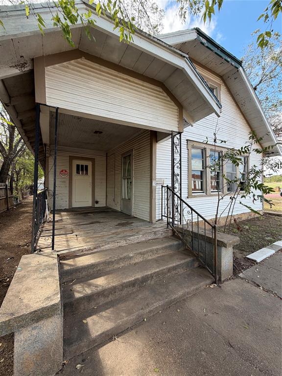 325 Pine Street Property Photo 1