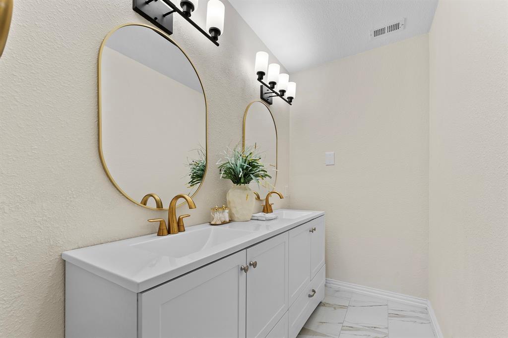 7250 Ridge Park Lane Property Photo 13