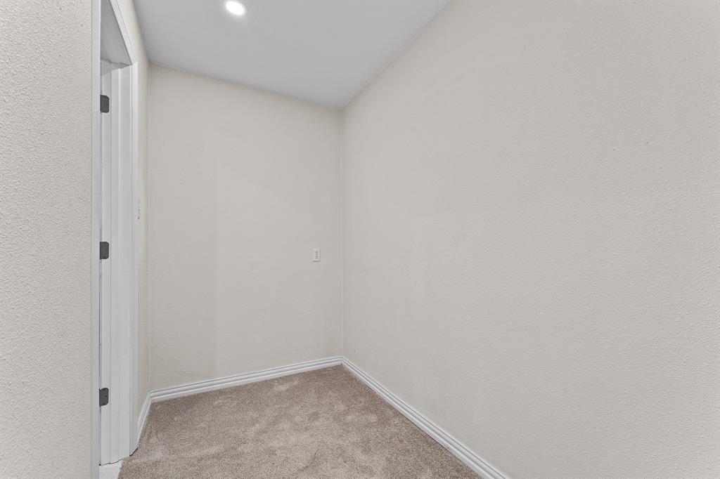 7250 Ridge Park Lane Property Photo 18