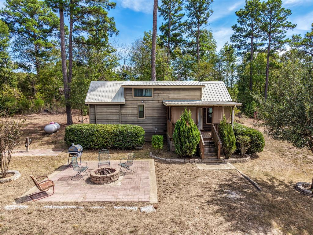 128 County Road 4849 Property Photo 3