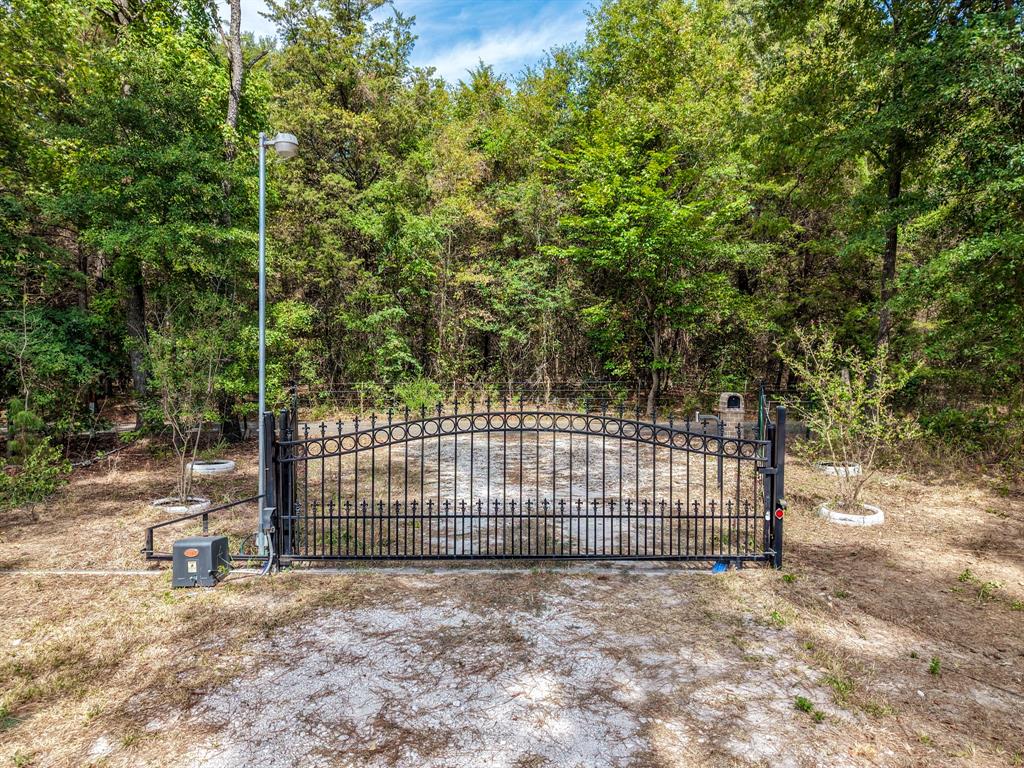 128 County Road 4849 Property Photo 10