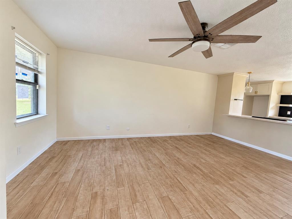 1055 Kent Street Property Photo 2