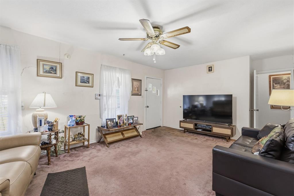 702 Patterson Street Property Photo 2