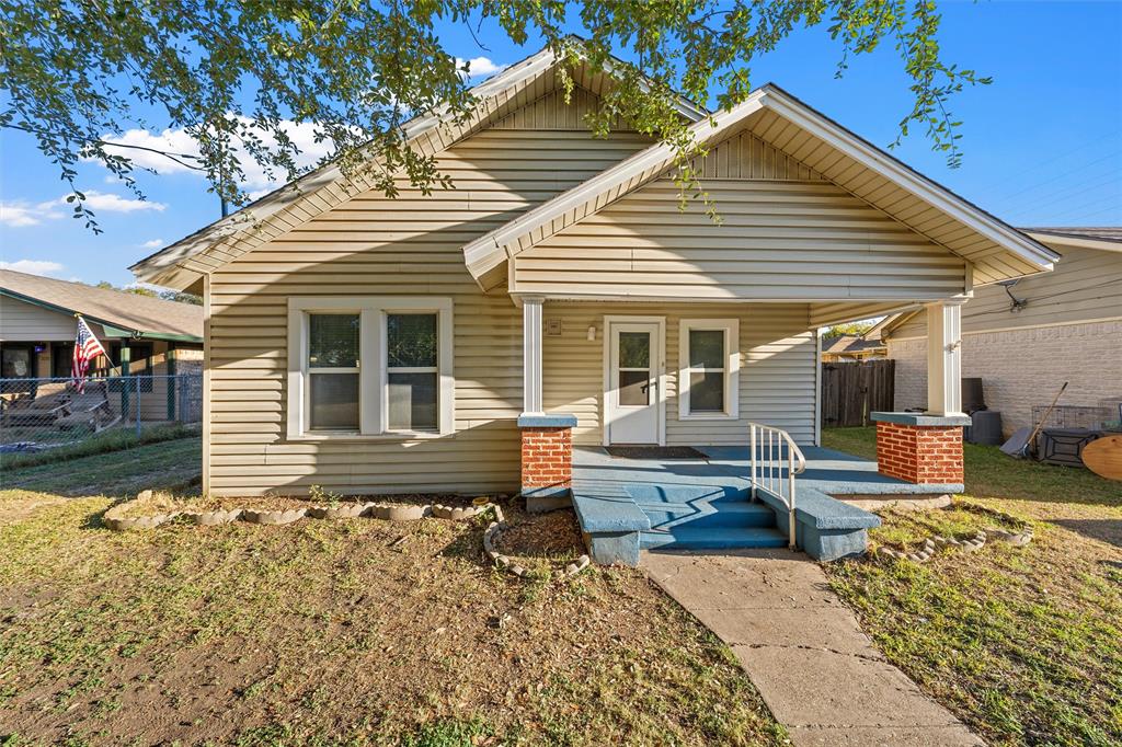 302 W Elm Street Property Photo 1