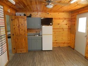 195 E Austin Street Property Photo 6