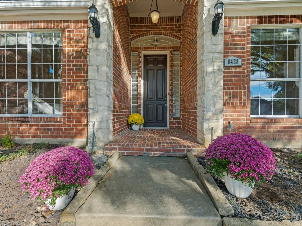 8428 Havenwood Drive Property Photo 4