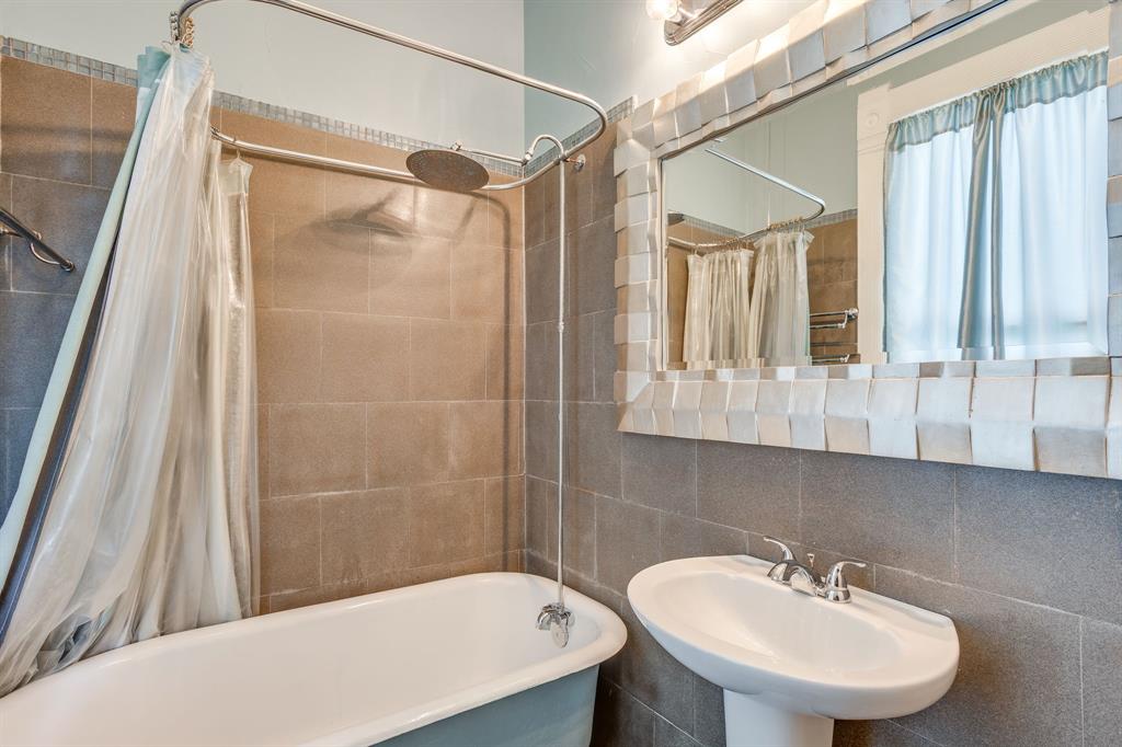 201 N Anglin Street Property Photo 34