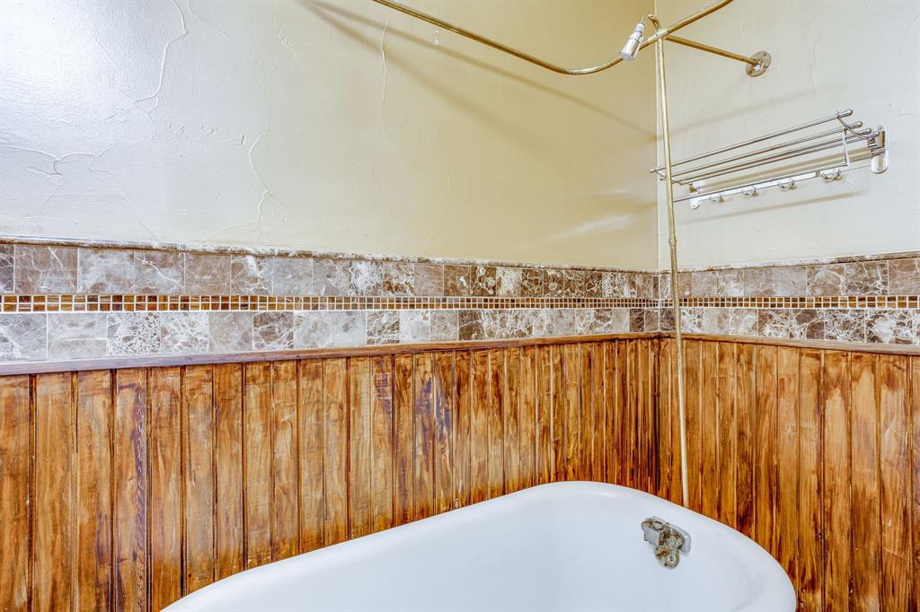 201 N Anglin Street Property Photo 36