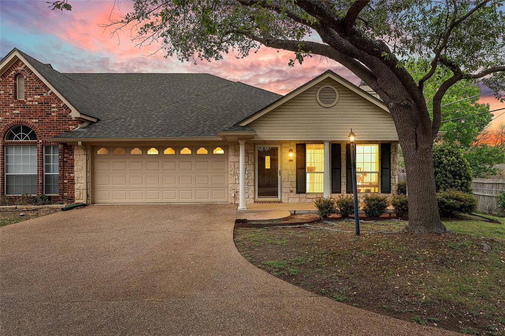201 Pecan Village Circle Property Photo 2